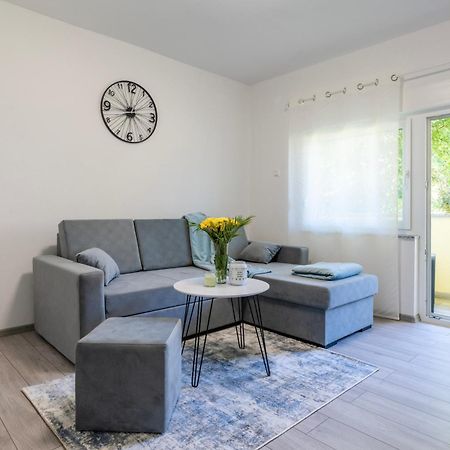 Appartement Lusi à Otočac Extérieur photo