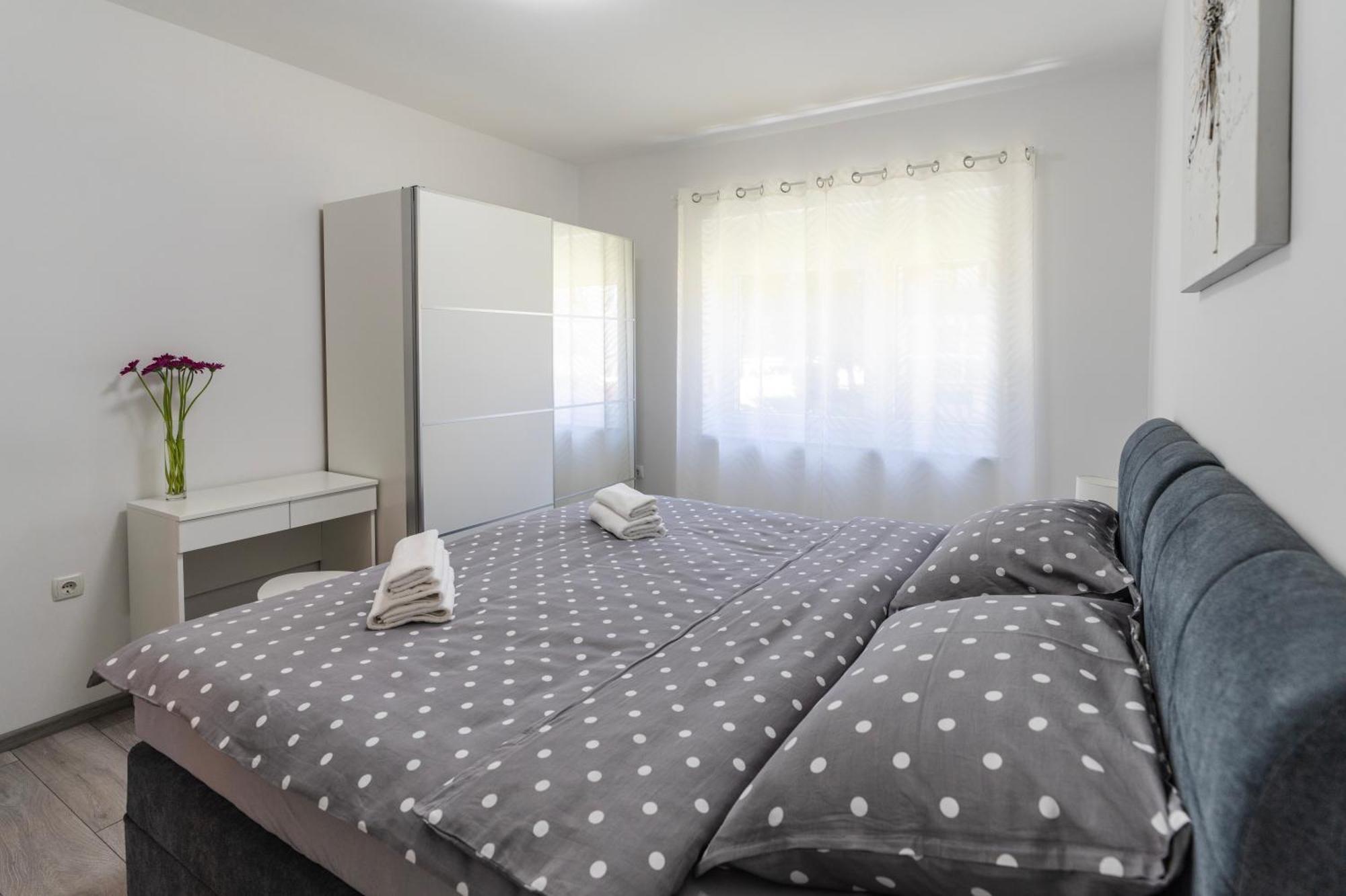 Appartement Lusi à Otočac Extérieur photo